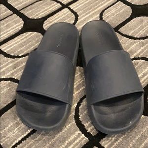Vince rubber slides